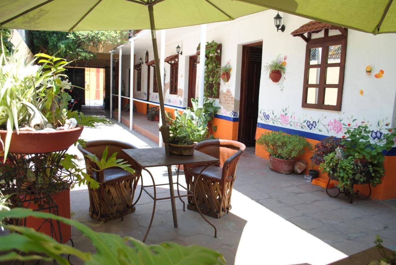 Hotel La Hacienda Tlaquepaque Esterno foto