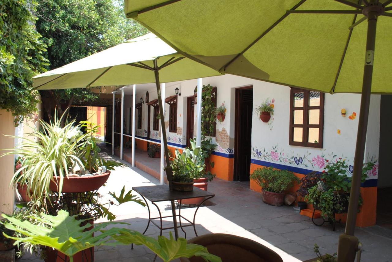 Hotel La Hacienda Tlaquepaque Esterno foto